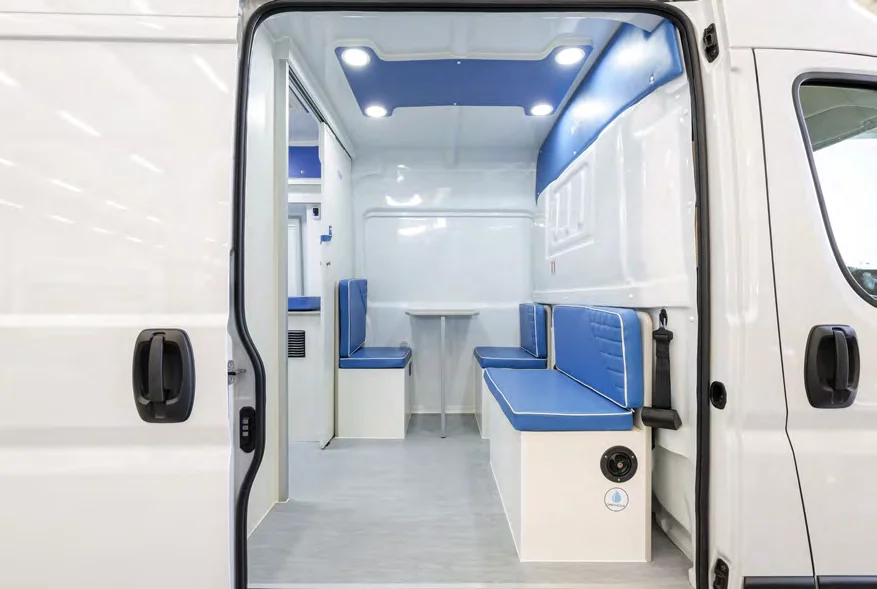 ambulatori mobili vano sanitario allestimento azzurro 2